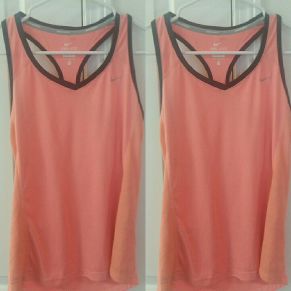 Nike Fitness top