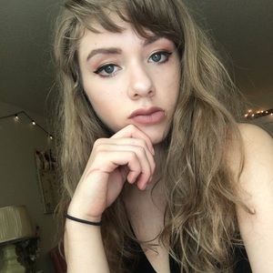 Meet your Posher, Lara