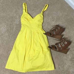 NEW! Yellow dress - sweetheart cut and straps! 💛
