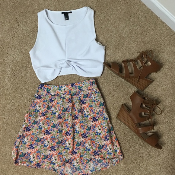 Flower mini skirt! 🌸🌼🌸🌼
