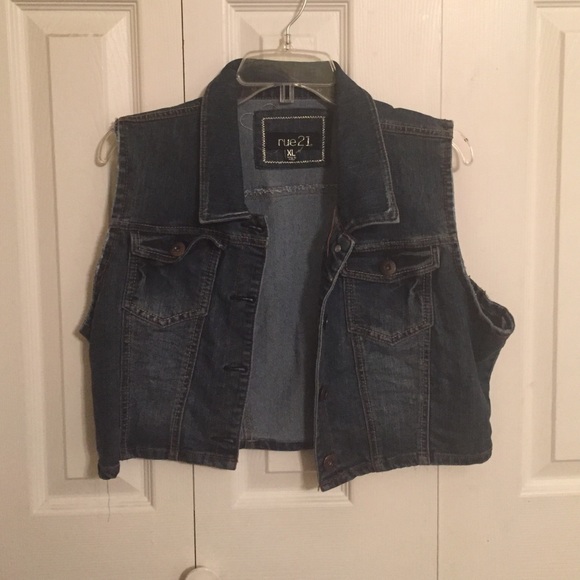 Crop denim vest