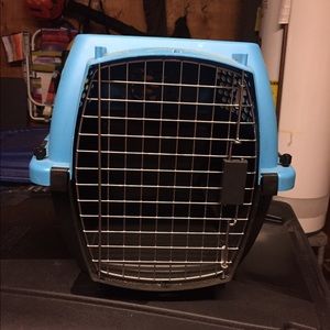 Small dog crate/carrier