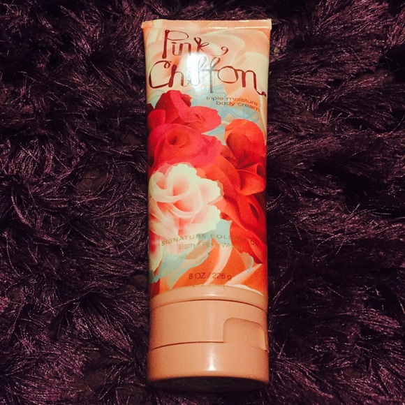 NWT full sized "pink chiffon" lotion 🌵