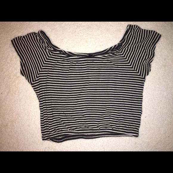 Black and white stripe Full Tilt crop 💋