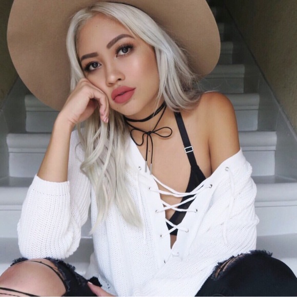 🚨1 HR SALE🚨Anna suede choker necklace - 3 colors - Picture 2 of 4