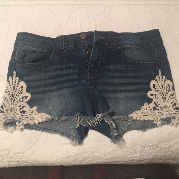 Denim shorts with crotchet trim