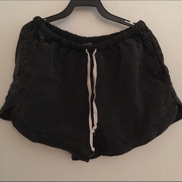 RESERVED FOR C🌹 brandy melville black shorts