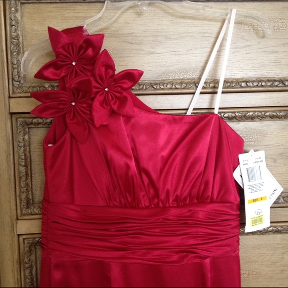 NW Collections Dress - Picture 4 of 4