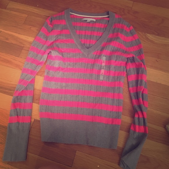 NEVER WORN old navy v-neck striped sweater