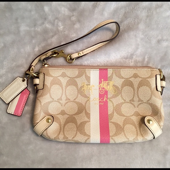 Coach • Signature Wristlet