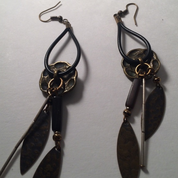 Beautiful  buttons metal  ,, leather earrings - Picture 3 of 4