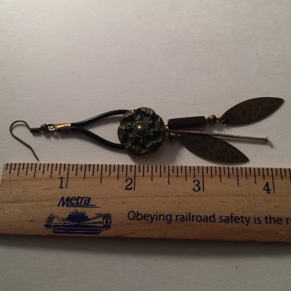 Beautiful  buttons metal  ,, leather earrings - Picture 4 of 4