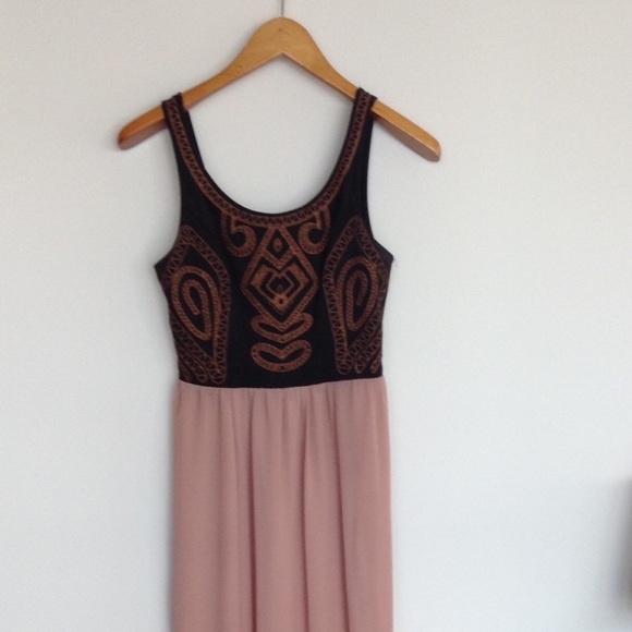 Beautiful maxi dress!