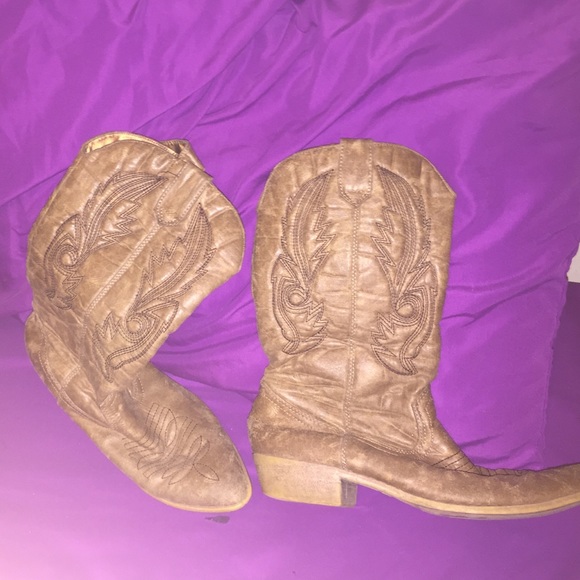 CoconUts boots - Picture 1 of 1