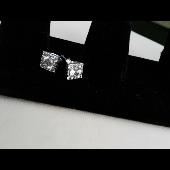 Beautiful Diamond and (center)-CZ Stud Earrings