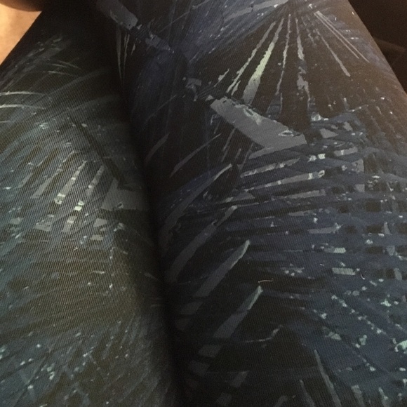 Meet your Posher, Dominique - Picture 1 of 1