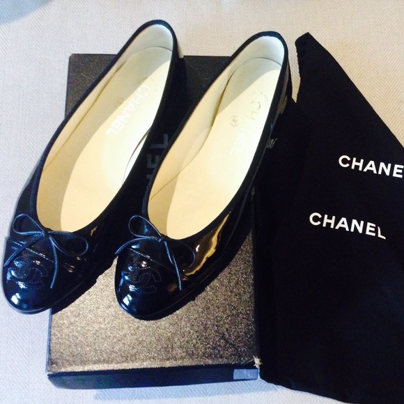 Chanel Patent Calfskin flats SZ: 38.5