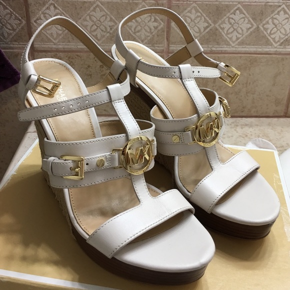 NWT ~ Beautiful MK 8.5 Sandals