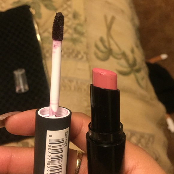 Lipstick - Picture 4 of 4