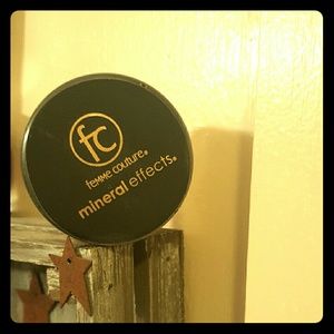 Femme Couture mineral effect