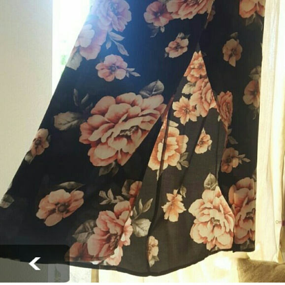 Forever 21 high slit maxi skirt - Picture 3 of 4