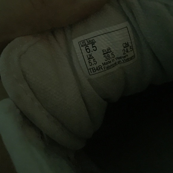 White vans - Picture 4 of 4