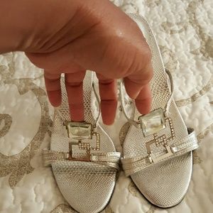 See-through acrylic Cinderella heel shoes