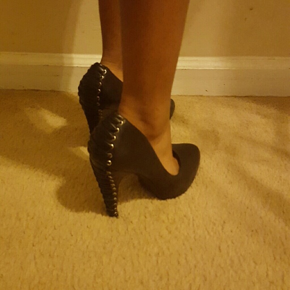 Black laced heel pump **SOLD**
