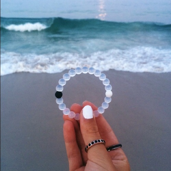 Lokai - Picture 1 of 1