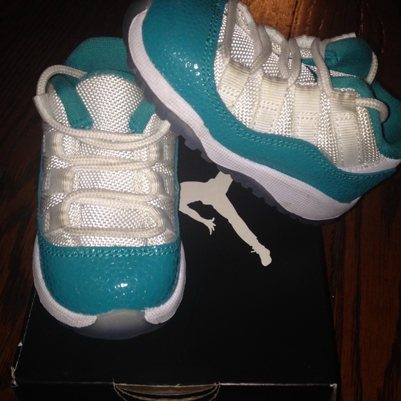 Jordan 11 Aqua size 4c toddler - Picture 2 of 4