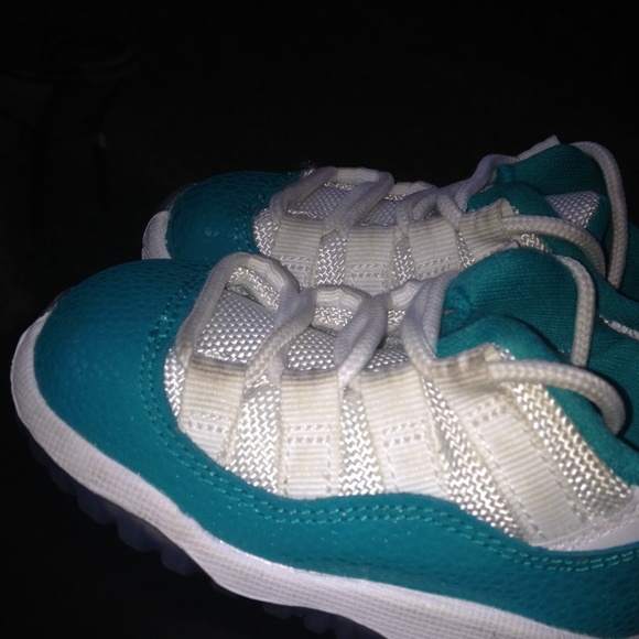Jordan 11 Aqua size 4c toddler - Picture 4 of 4