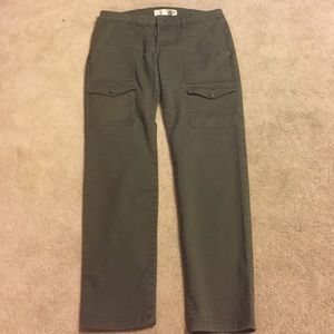 Joes size 10 army green ankle cut pants