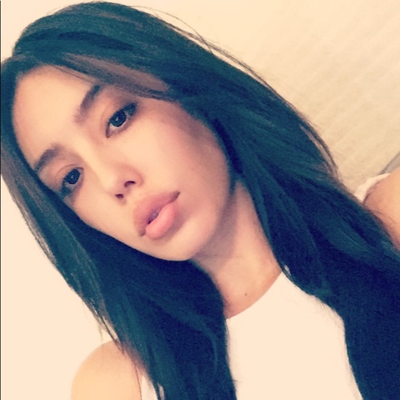 Meet your Posher, Silvia - Picture 2 of 2