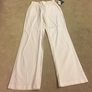 White, loose and cotton summer pants