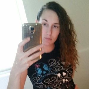 Meet your Posher, Cassandra