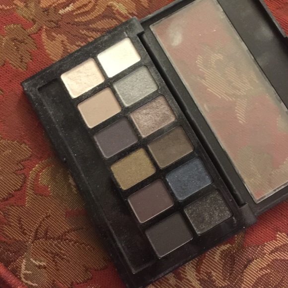 Maybelline eyeshadow - Picture 2 of 2