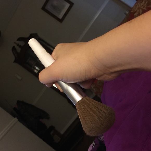 Elf powder brush - Picture 3 of 3