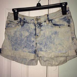Light wash shorts
