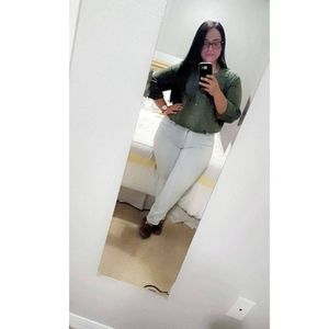 Meet your Posher, Janelle