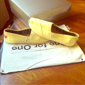 New  Yellow Toms