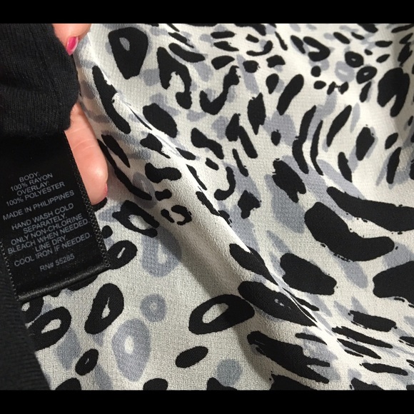 Express white leopard top - Picture 3 of 5