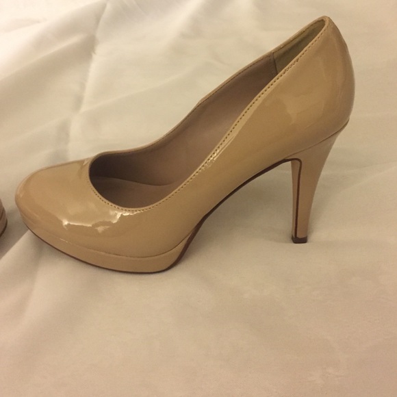 High heels - Picture 2 of 3