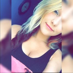 Meet your Posher, Kayla