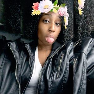 Meet your Posher, Serina