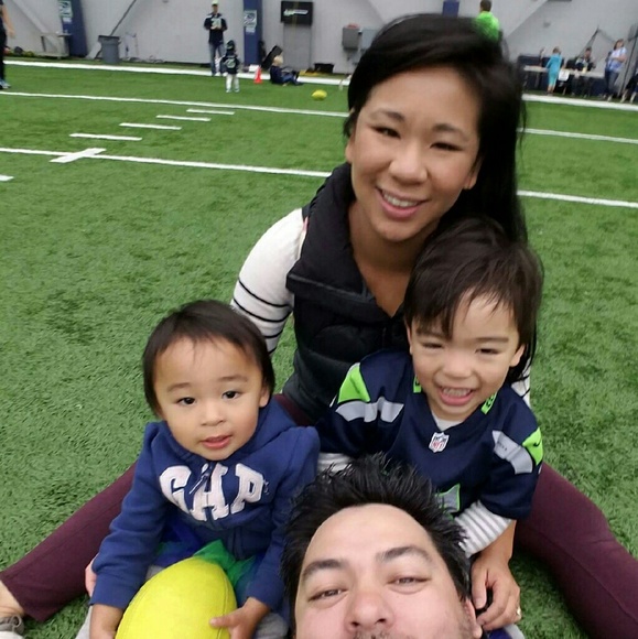 Meet your Posher, Lisa - Picture 2 of 7