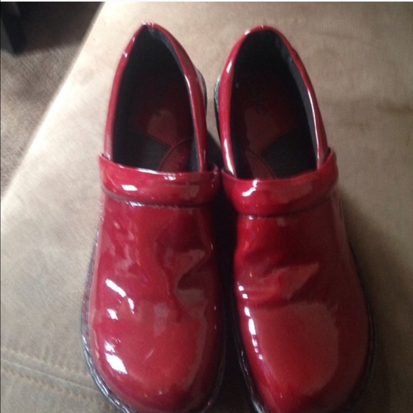 BOLO ANDRIA CLOGS