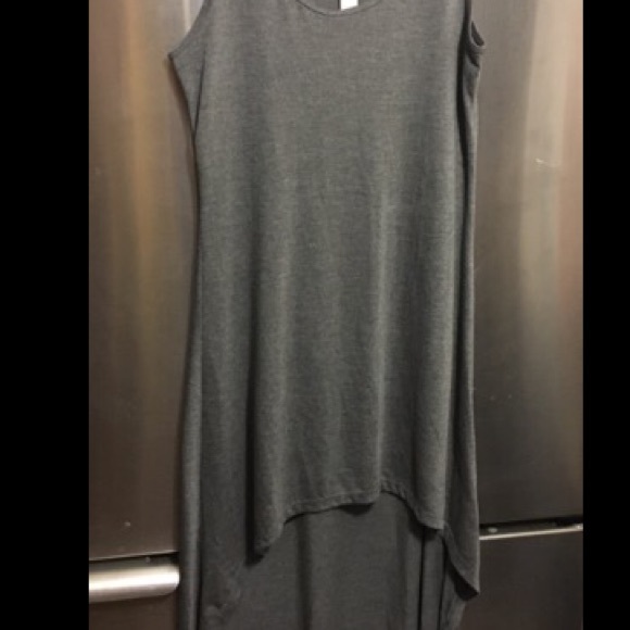 MAKE AN OFFER‼️ Hi Lo Dress Size Medium - Picture 2 of 2