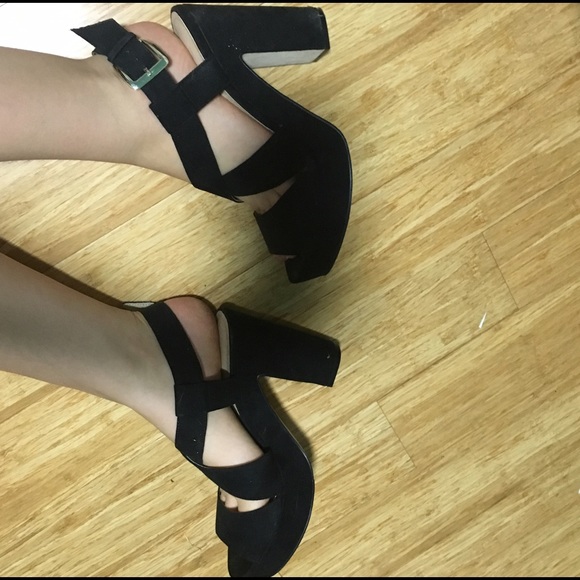 suede heels sz 8