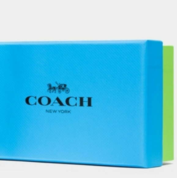 Coach Leather Flower Key Fob Bag Charm Dk Pink NWT - Picture 7 of 10