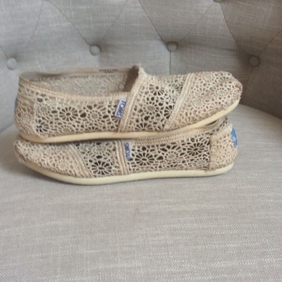 BOGOFREE! Crochet Toms - Picture 2 of 4